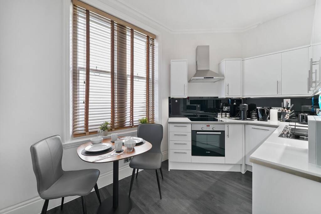 Appartamento Charming Next To Leicester Sq Londra